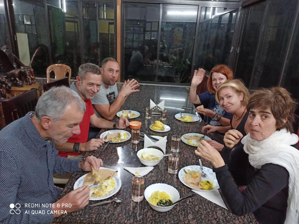 Mount Spring Valley Homestay Теккаді Номер фото